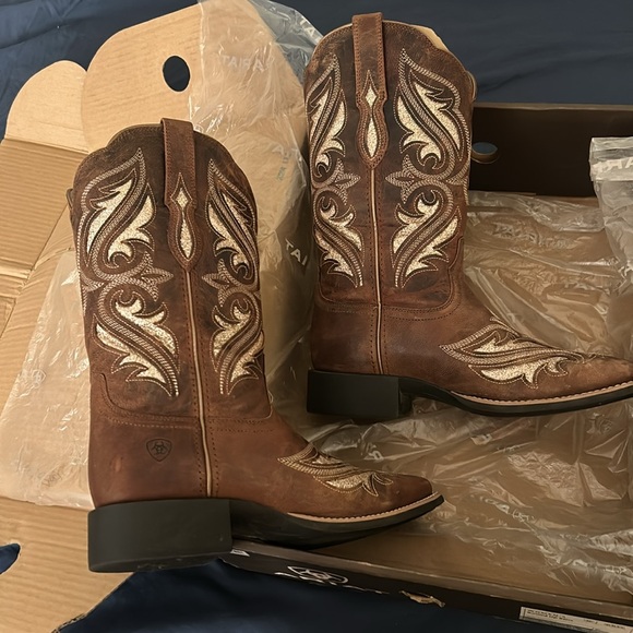 Ariat Brown Western Boots - Picture 2 of 7